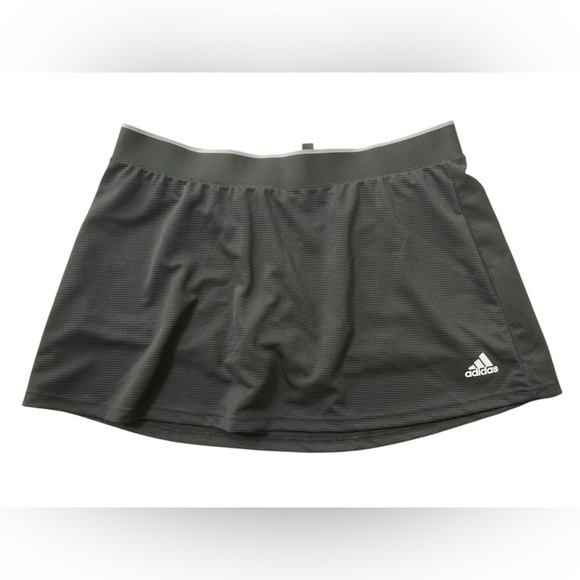 NWT Adidas Women’s Club Tennis Skort in Black in size XL - Picture 2 of 6